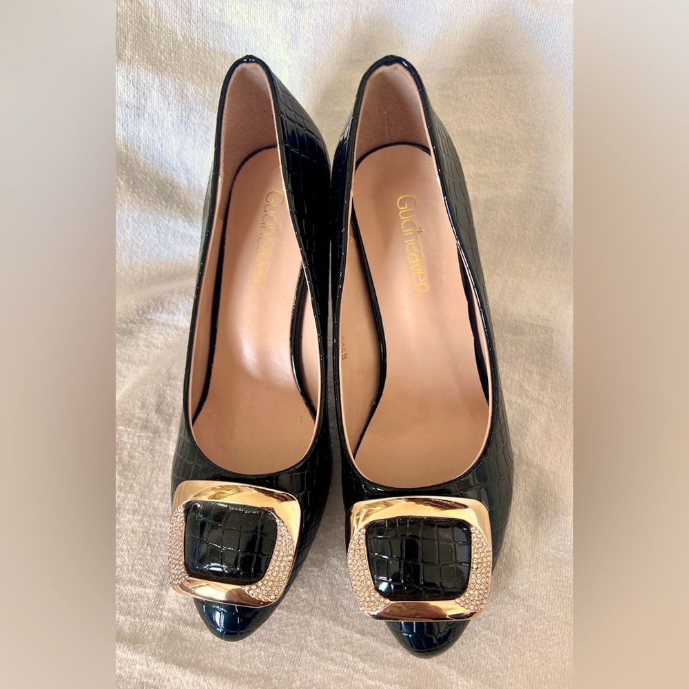 Guciheaven Black Croc-Embossed Heels with Gold Buckle – Elegant & Classy